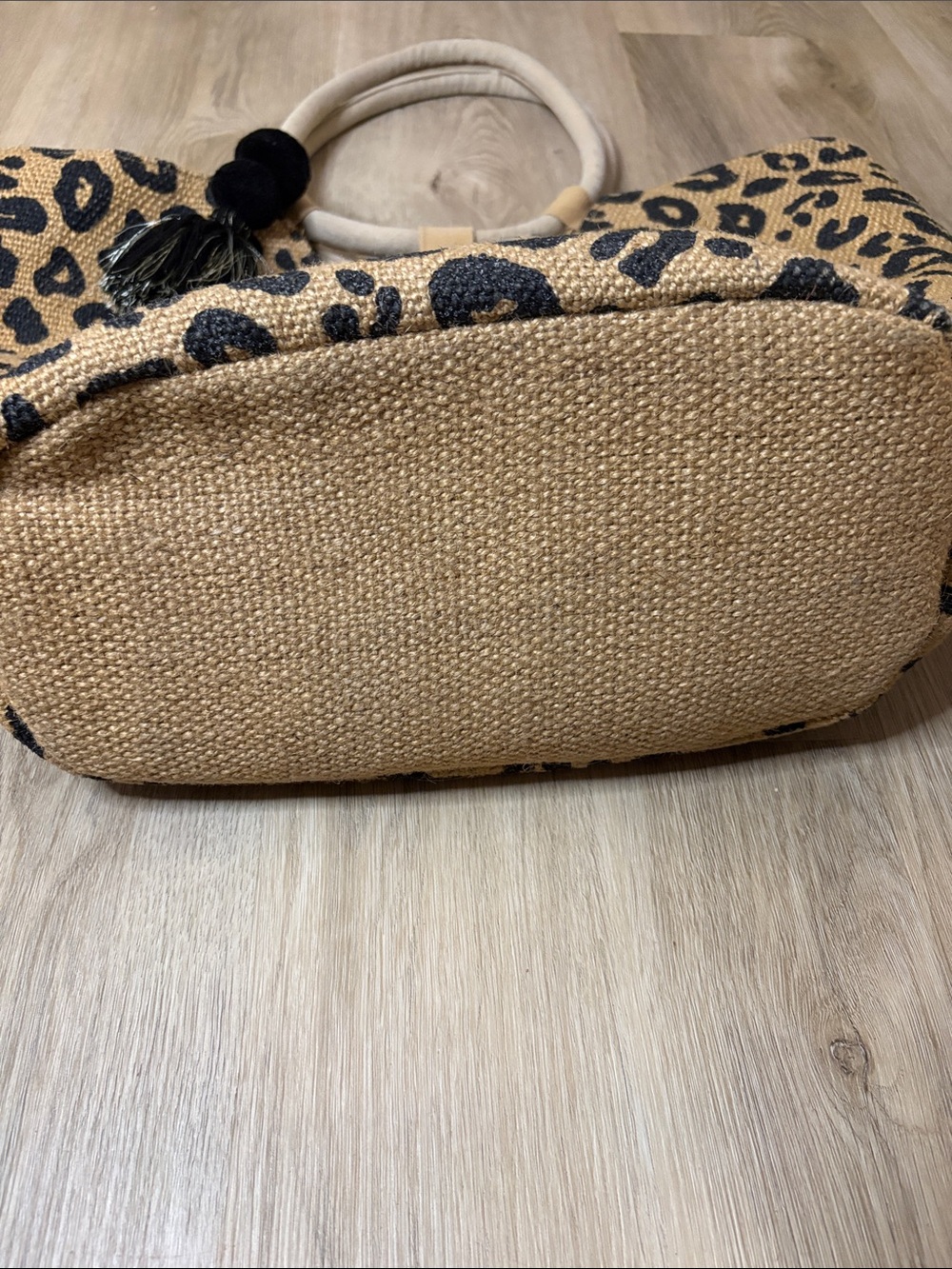 America & Beyond Leopard Jute Tote Bag With Tassel beach vacation travel cruise - Picture 3 of 13